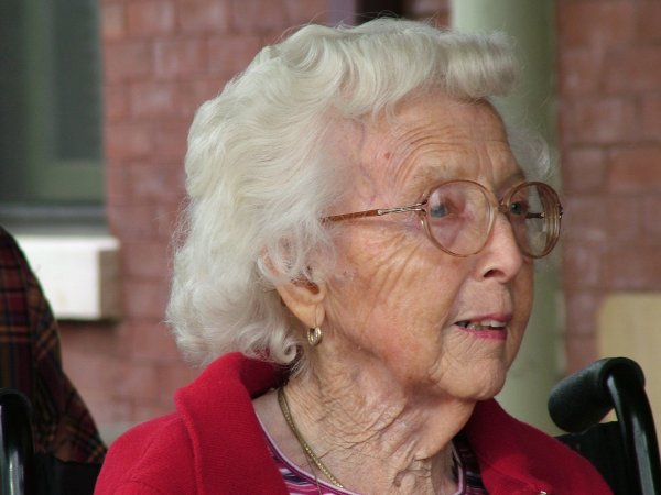 A reménytelenek bármit kifizetnének, hogy az állapotuk javuljon. Fotó: http://www.freeimages.com/profile/hortongrou