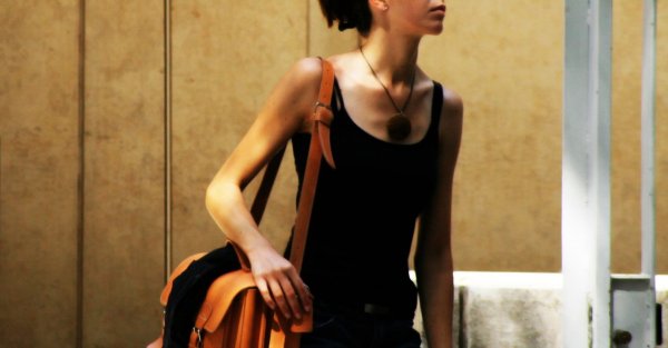 Túl fiatal még. Nincs tapasztalata. Komolytalan. Bulizni fog. Semmire sem jó. Fotó: Freeimages 